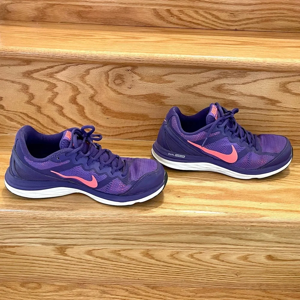 Nike Sneakers Size 9.5 Purple & Pink Running Shoes Sports Women’s - Picture 6 of 11